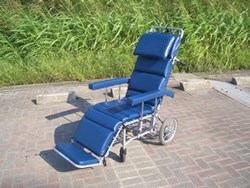 リクライニング車椅子01